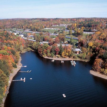 Cove Haven Resort Lakeville Удобства фото